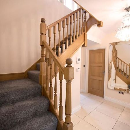Luxury 6 Bedroom House With Parking - Northwood Нортвуд Экстерьер фото
